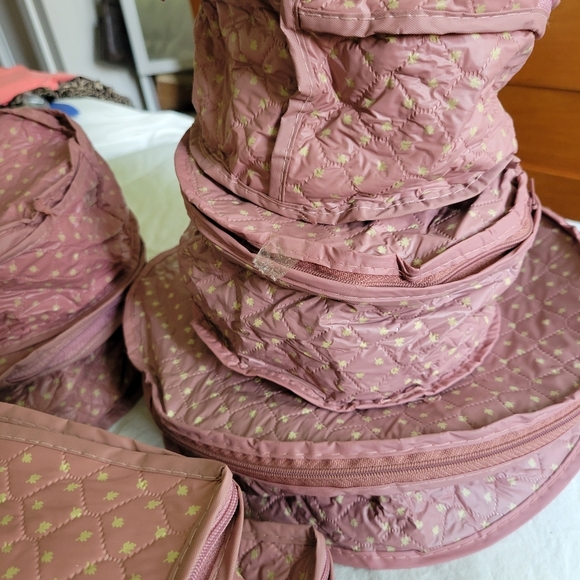 Vintage Retro Vinyl China Storage 7 Pieces Zip Closures Graduated sizes - Picture 3 of 7